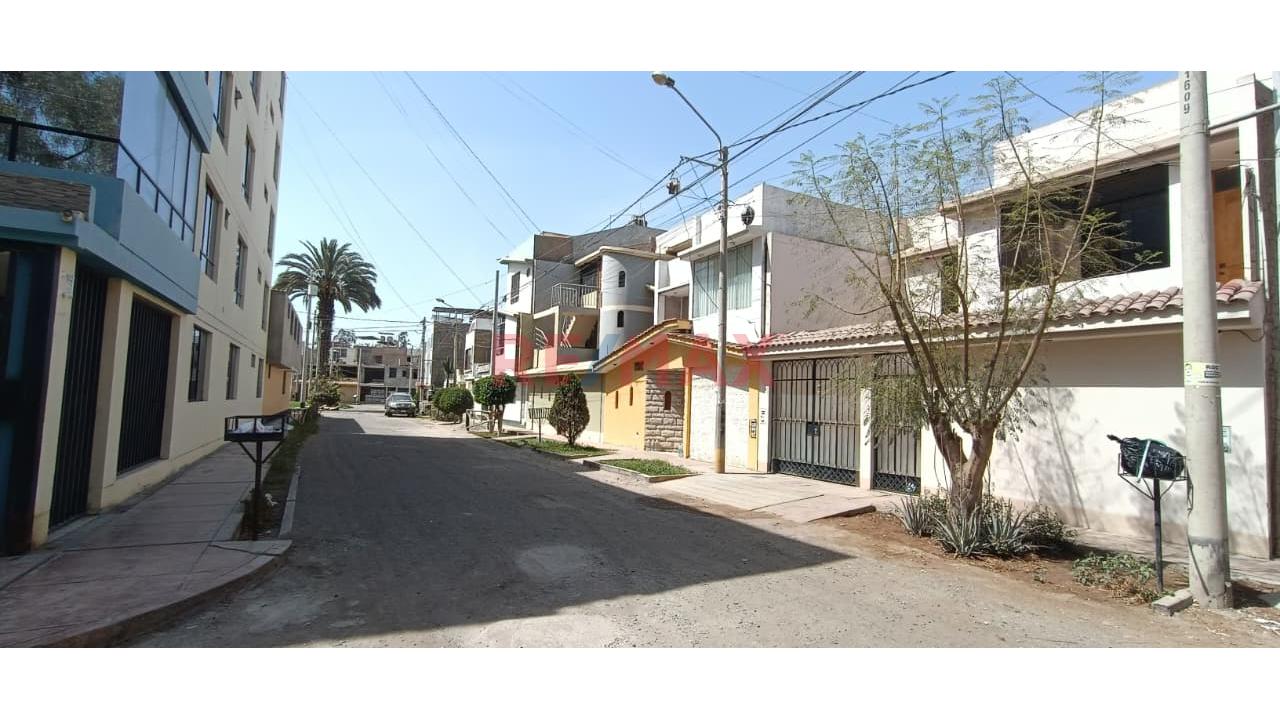 Alquiler De Departamento En Primer Piso Con Cochera Frente A Parque – Urbanización Puente Blanco, Ica - 3