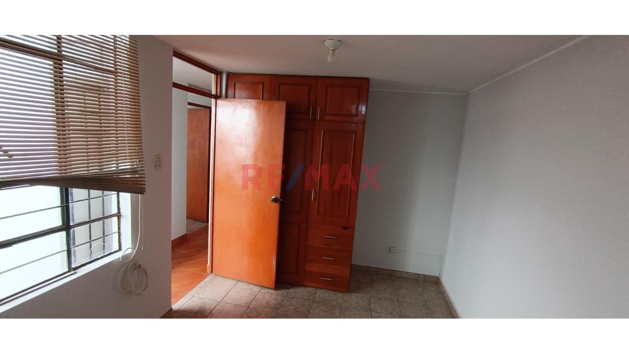 Alquiler De Departamento En Primer Piso Con Cochera Frente A Parque – Urbanización Puente Blanco, Ica - 10