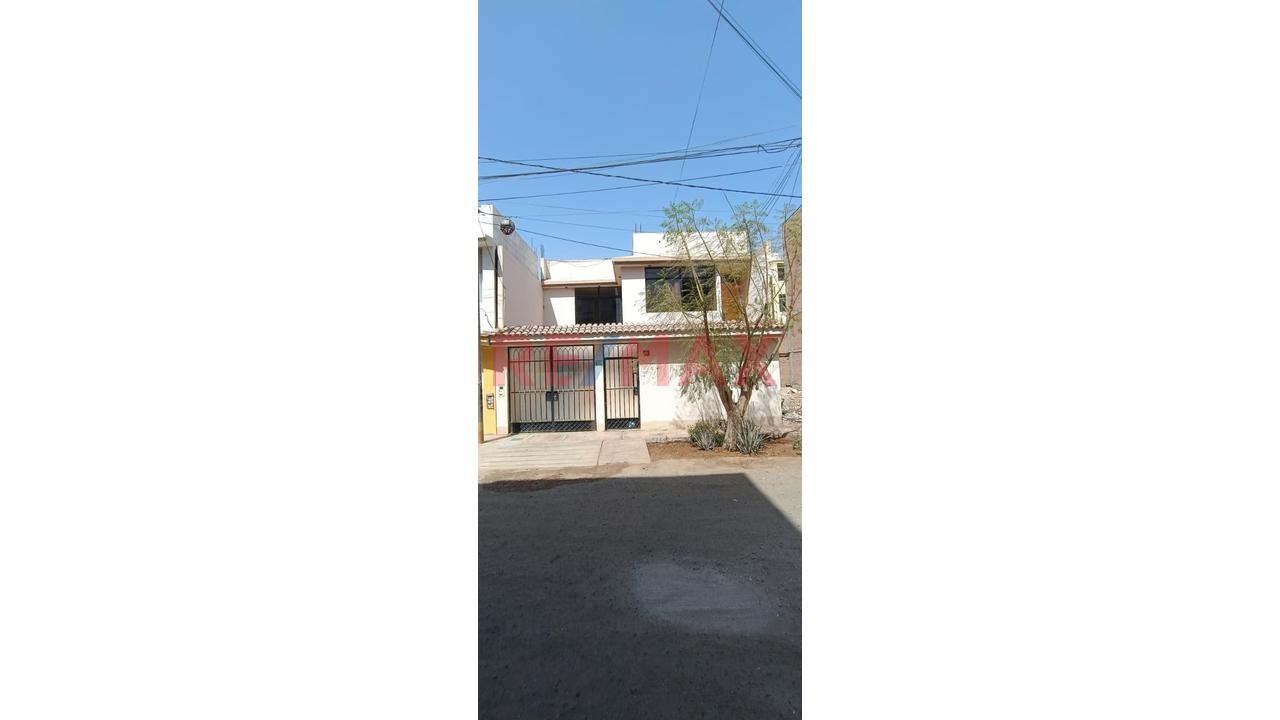 Alquiler De Departamento En Primer Piso Con Cochera Frente A Parque – Urbanización Puente Blanco, Ica - 1