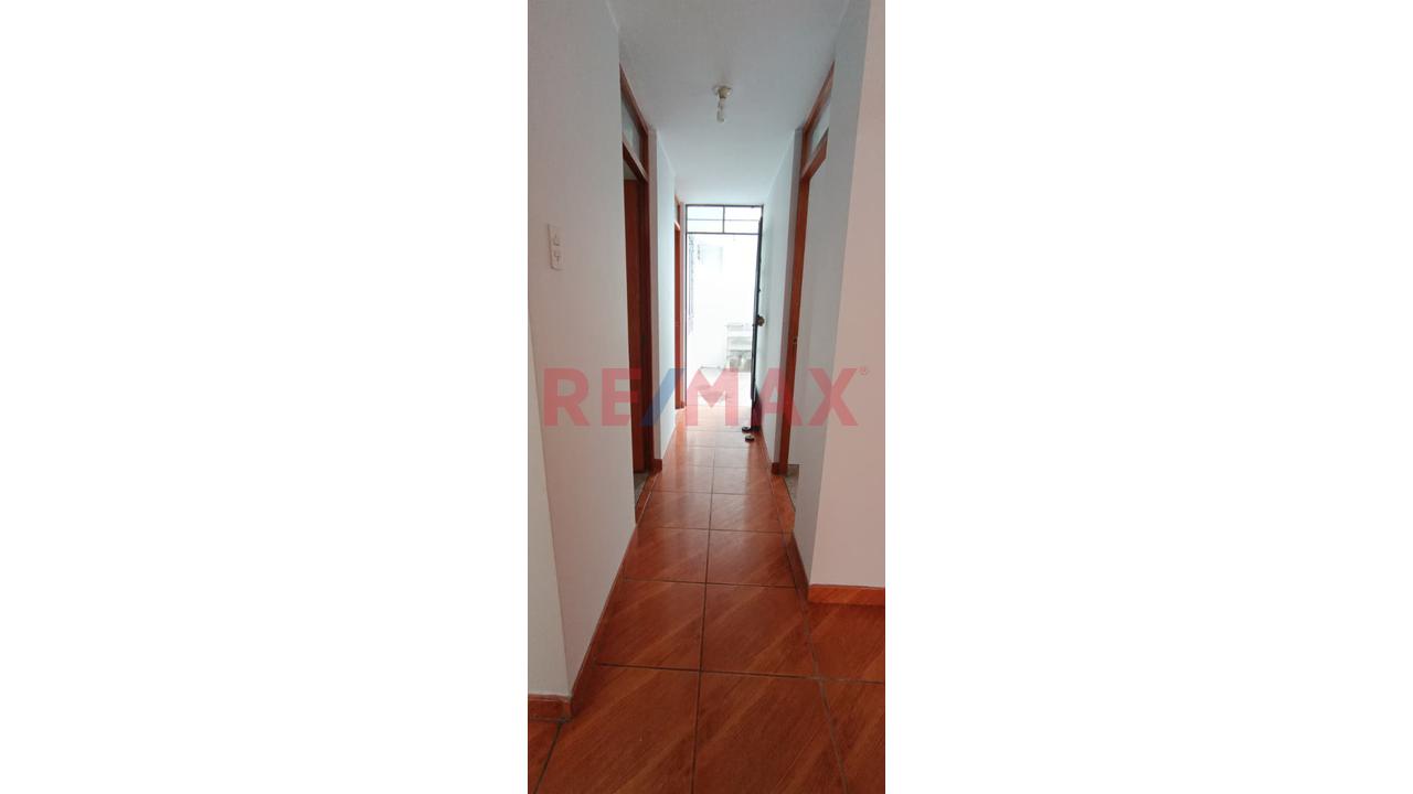Alquiler De Departamento En Primer Piso Con Cochera Frente A Parque – Urbanización Puente Blanco, Ica - 5