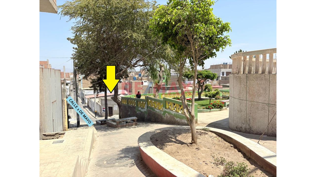 Terreno En Esquina Y Frente A Parque Pacasmayo - 2
