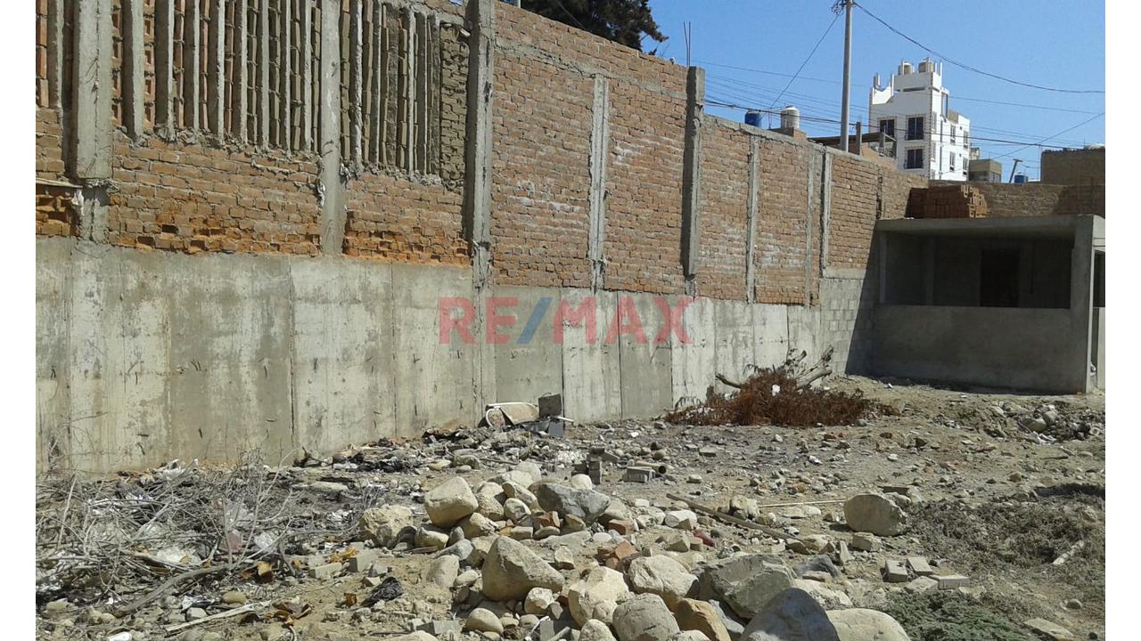 Terreno En Esquina Y Frente A Parque Pacasmayo - 5