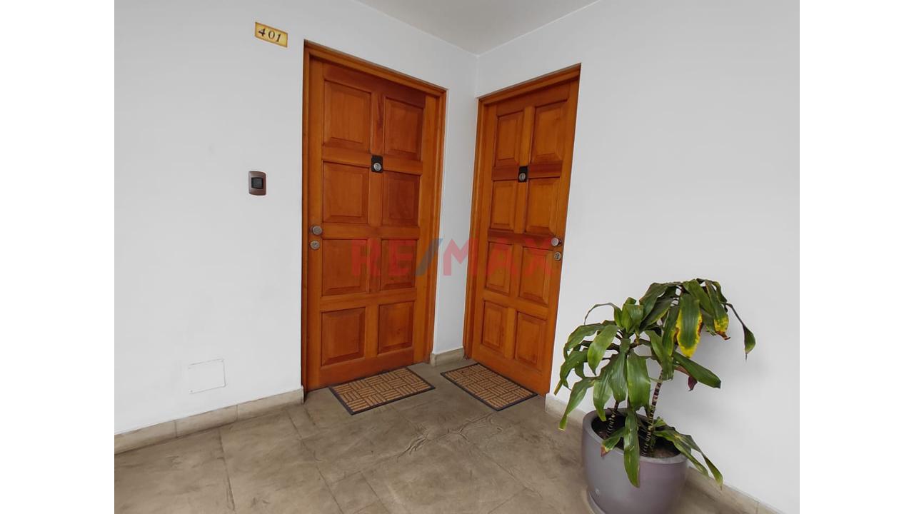 Venta De Amplio Departamento Duplex En San Borja – Av. Velasco Astete Cerca Al Pentagonito + Estacionamiento - 14