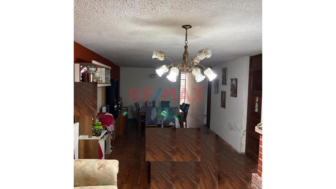 Vendo Casa En Esquina, Zona Mas Comercial De Chorrillos - 10