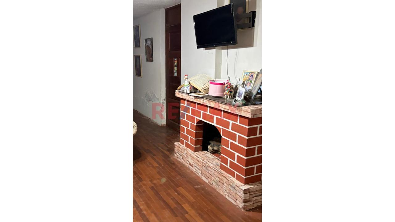 Vendo Casa En Esquina, Zona Mas Comercial De Chorrillos - 4