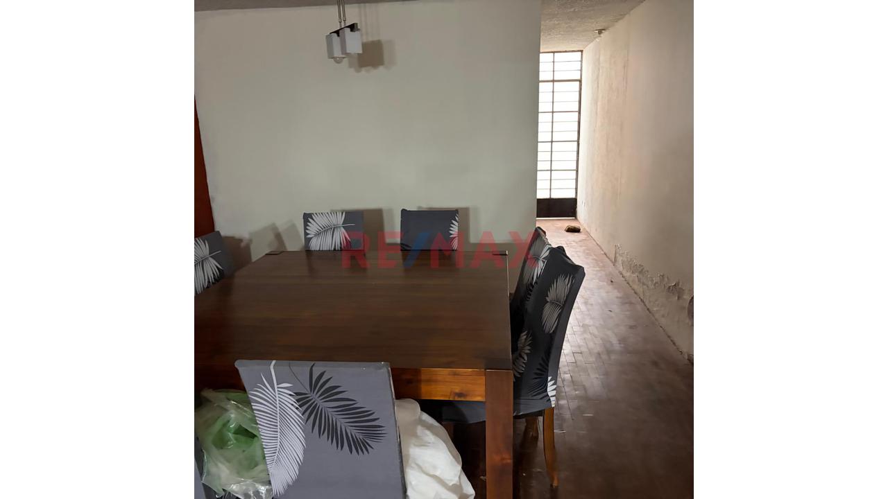 Vendo Casa En Esquina, Zona Mas Comercial De Chorrillos - 13