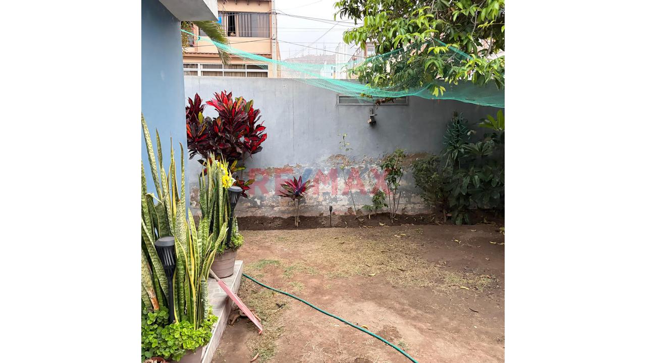 Vendo Casa En Esquina, Zona Mas Comercial De Chorrillos - 8