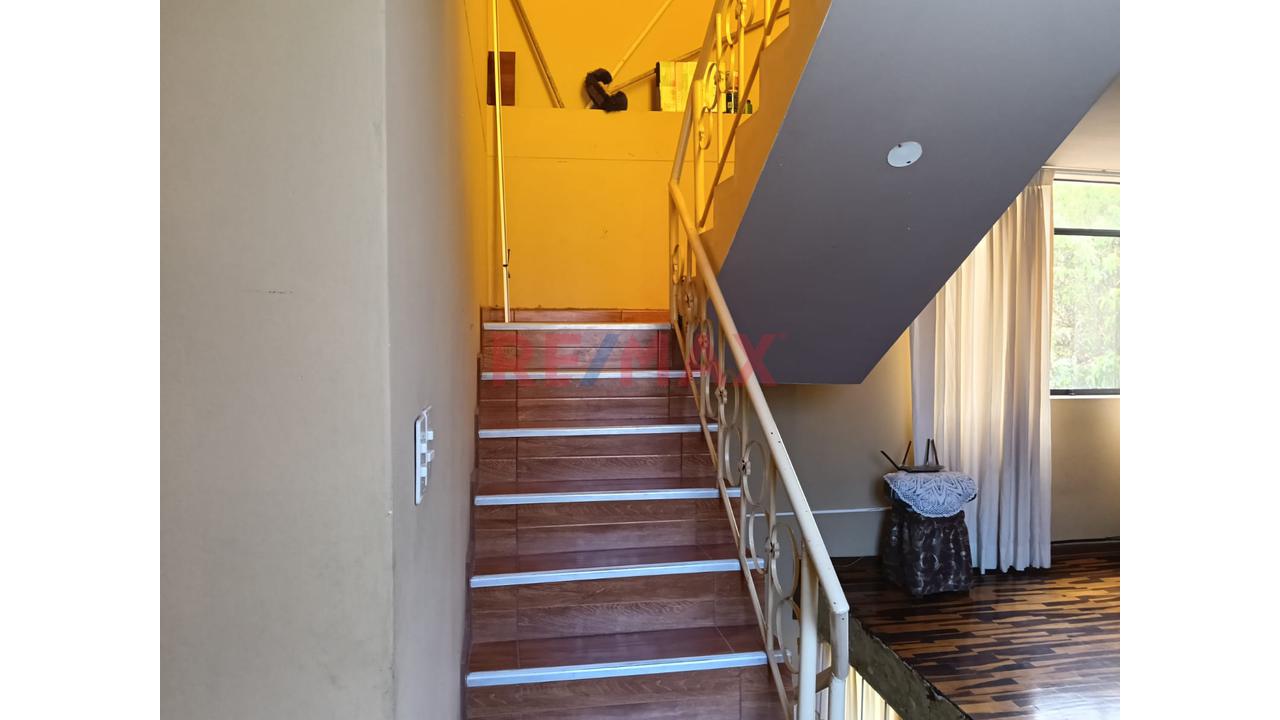 ¡Alquiler De Casa Comercial En Esquina – Urbanización San Isidro, Ica! — foto 6