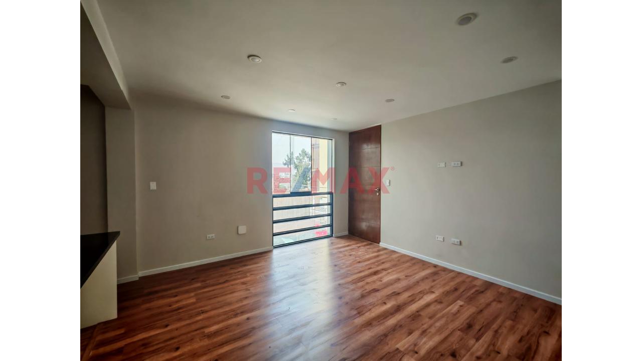 Se Vende Hermoso Departamento En Segundo Piso Con Vista A La Campiña - Huaranguillo — foto 3