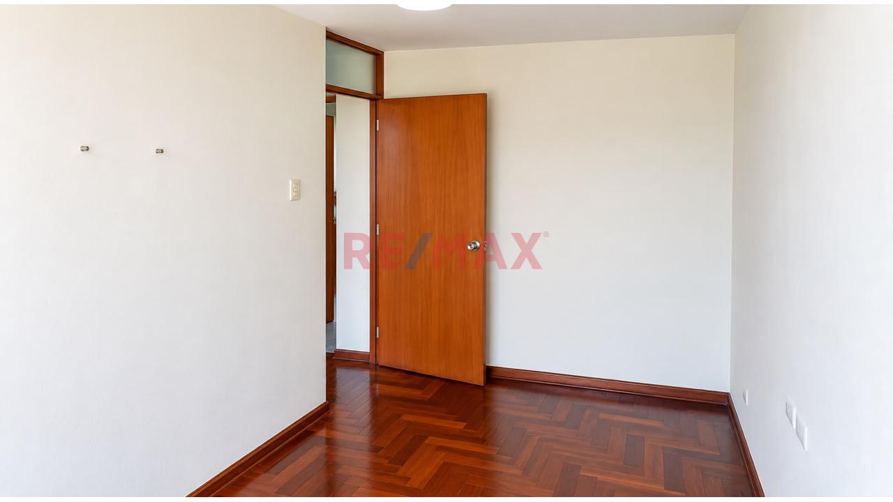 Vive En La Molina! Departamento De 2 Dormitorios Con Potencial Para Personalizar - 3