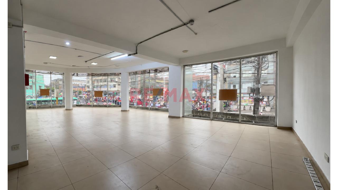 🏬🔥 ¡Alquilo Amplio Local Comercial Premium En Gamarra! - 1