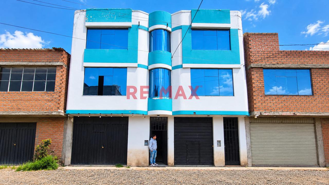 🏡 Casa En Venta En Pilcomayo 174.75M²| 3 Pisos, 2 Minidepartamentos , Tienda Y Cochera - 1