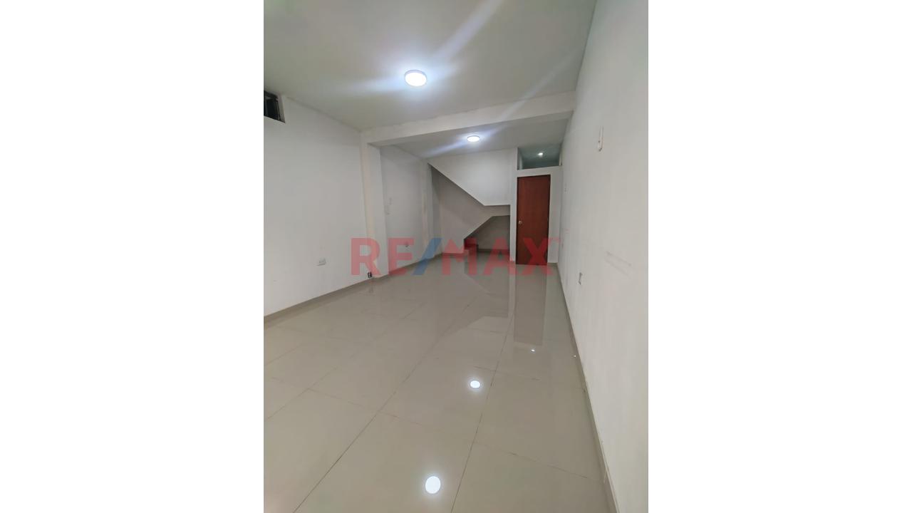 Local Comercial - A Pasos De La Av Brasil - 7