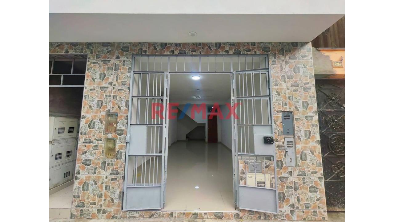 Local Comercial - A Pasos De La Av Brasil - 1