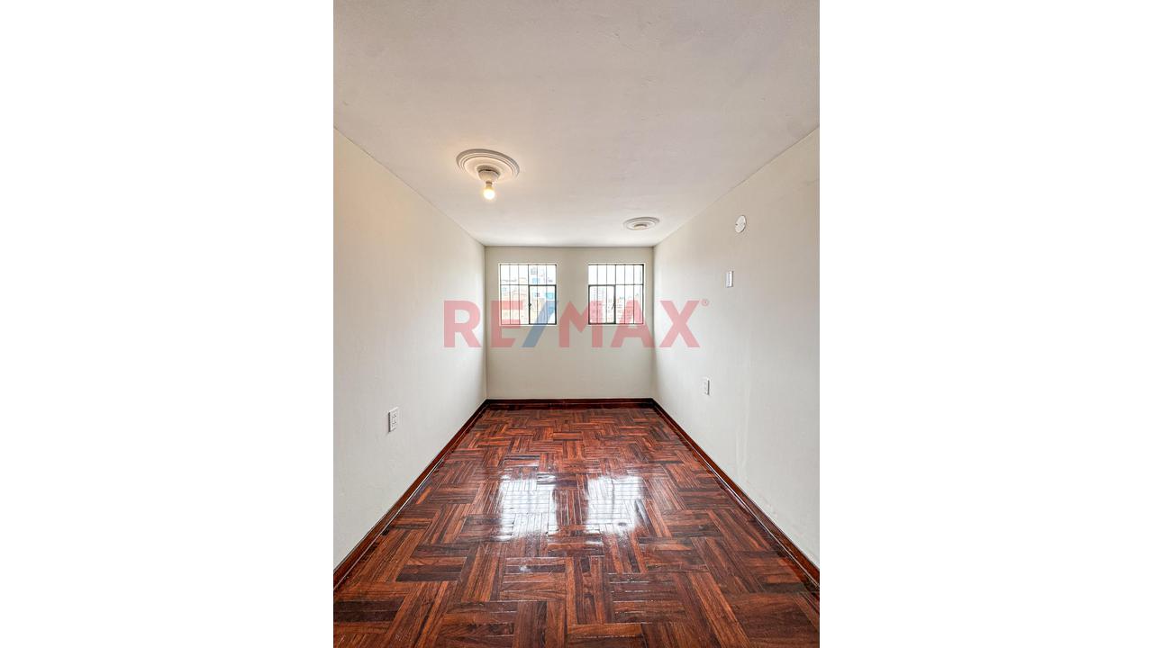 Alquiler De Habitación En Avenida Venezuela - 3