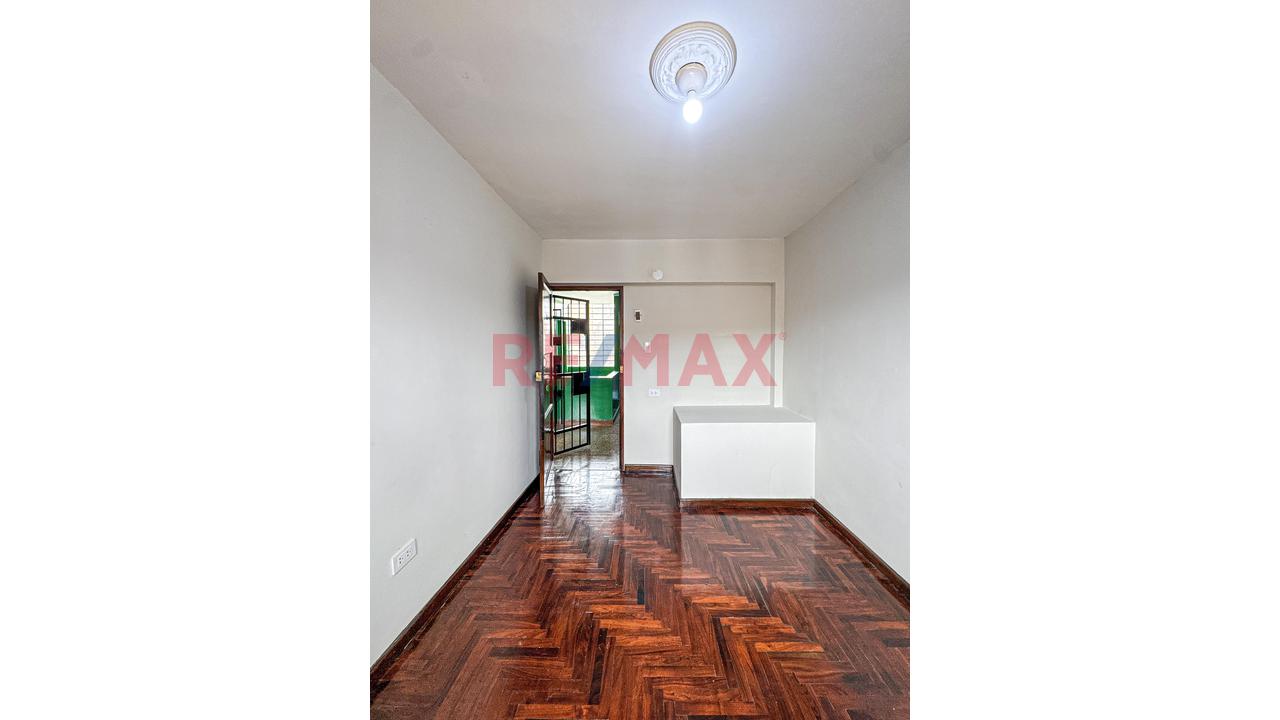 Alquiler De Habitación En Av. Venezuela - 4