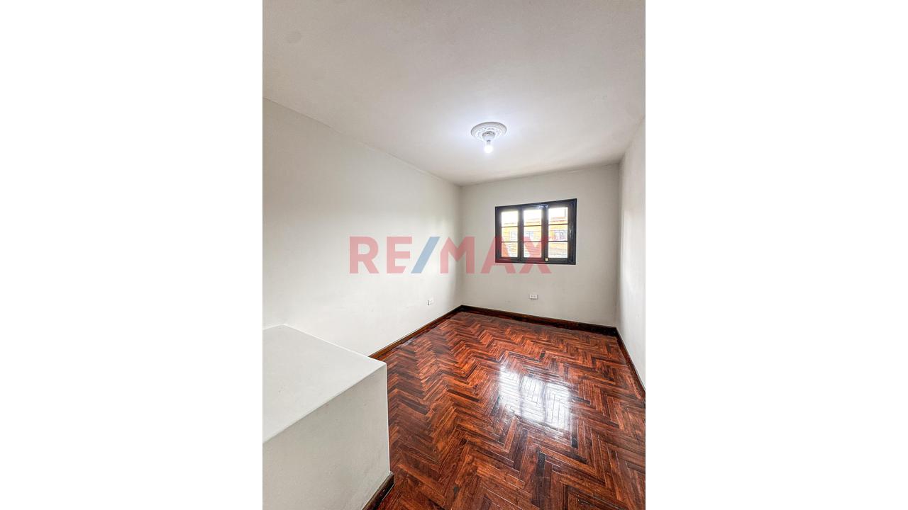 Alquiler De Habitación En Av. Venezuela - 3