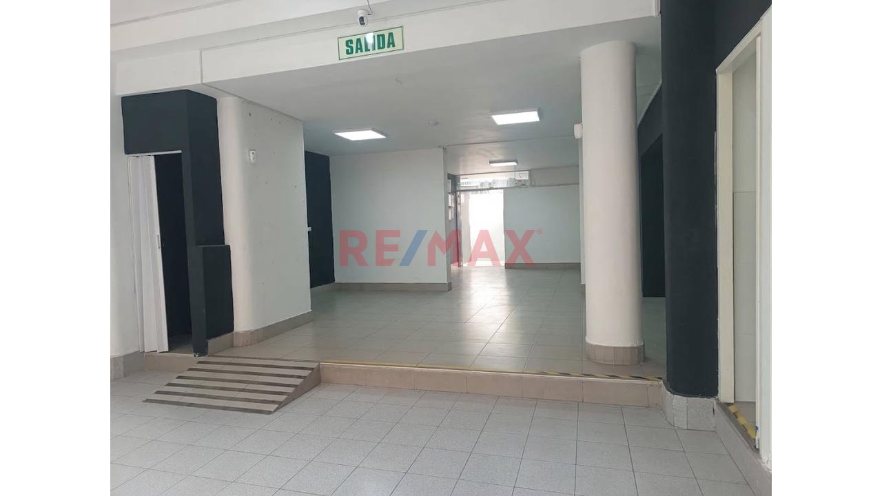 Local Comercial Estratégico Con Potencial De Crecimiento En Californa - 3