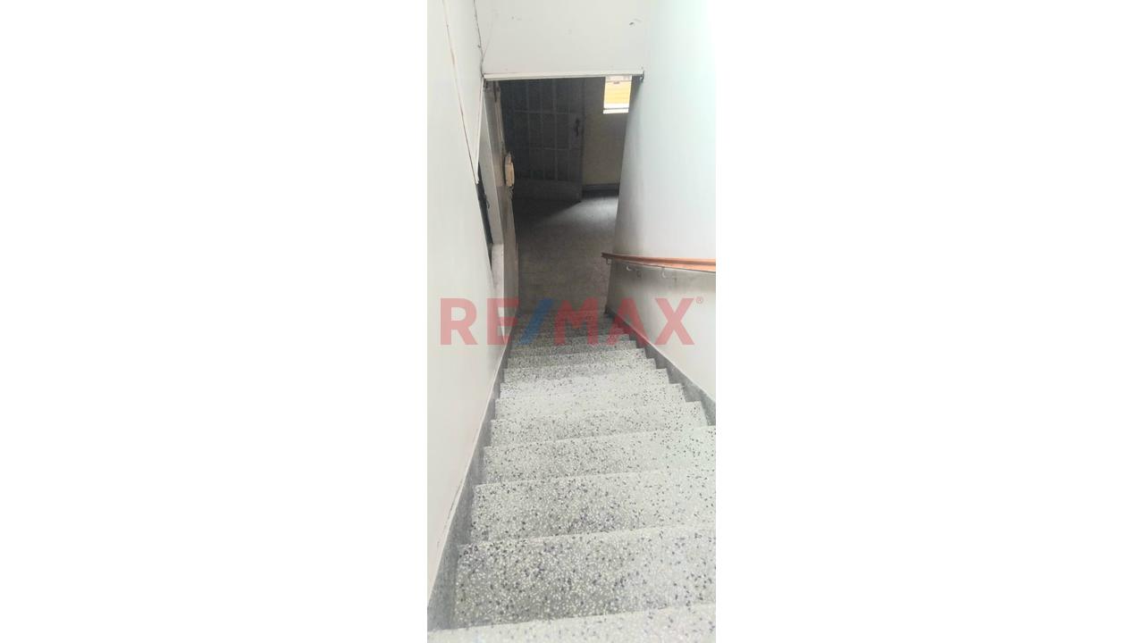 Oportunidad Inversionistas Se Vende Centrica Casa En Av. Alcazar, Rimac - 8