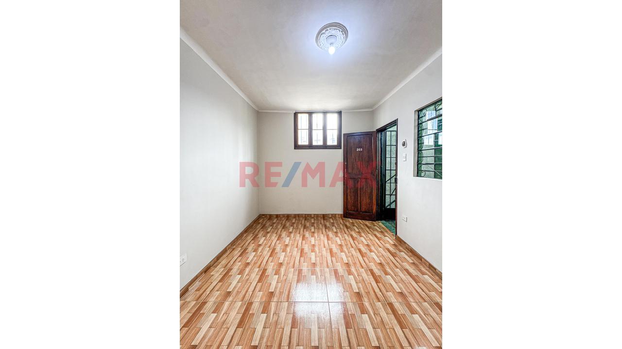 Alquiler De Habitación En Av. Venezuela - 3