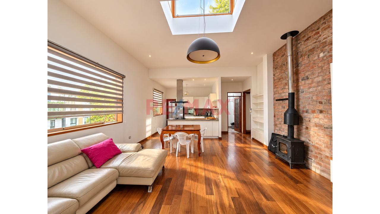 En Venta Hermosa Y Moderna Casa De Tres En Miraflores - Reducto — foto 2