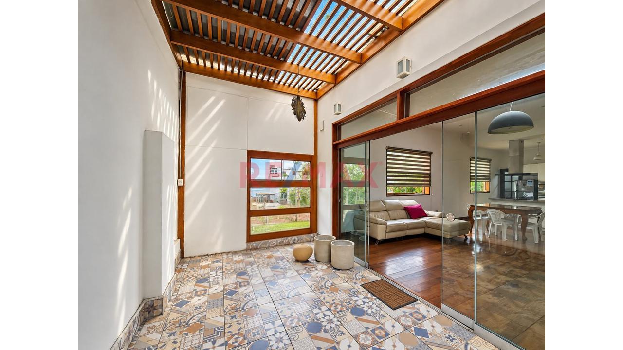En Venta Hermosa Y Moderna Casa De Tres En Miraflores - Reducto — foto 11