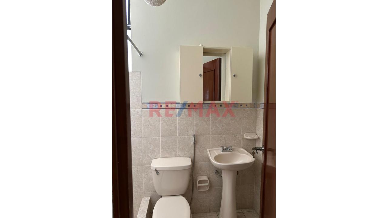 Alquilo Lindo Departamento En 4To Piso En Urb Country Club Av Fortunato Chirichigno Piura — foto 4