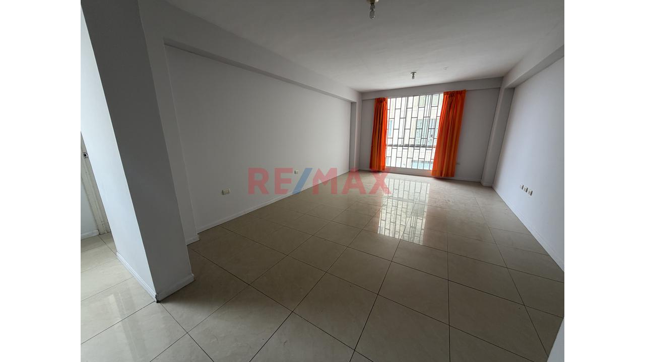 Departamento En Alquiler En La Av. Migue Grau 1080 — foto 3