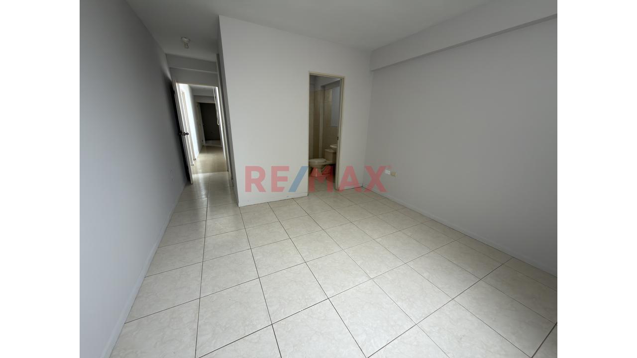 Departamento En Alquiler En La Av. Migue Grau 1080 — foto 11