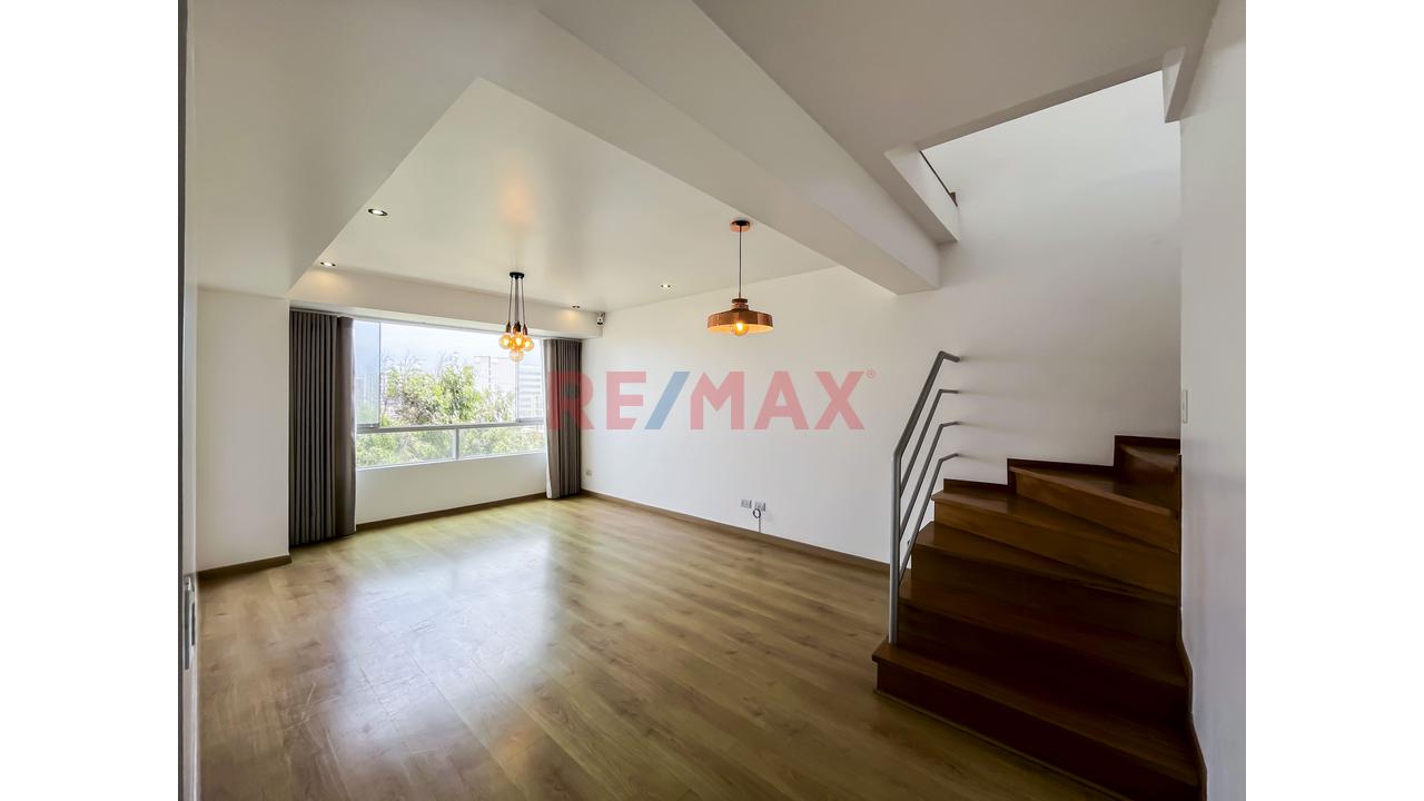 Se Vende Amplio Dúplex De 177 M² Frente Al Parque Paitití En Manco Ii, San Miguel — foto 2