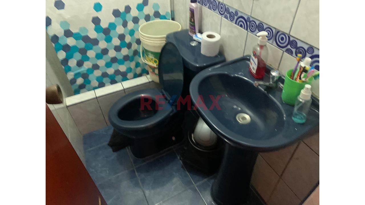 Edificio De 3 Pisos En Venta En San Juan De Lurigancho — foto 12
