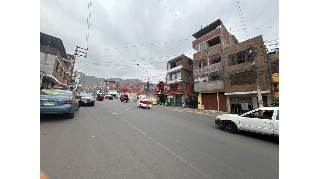 Edificio De 3 Pisos En Venta En San Juan De Lurigancho — foto 15