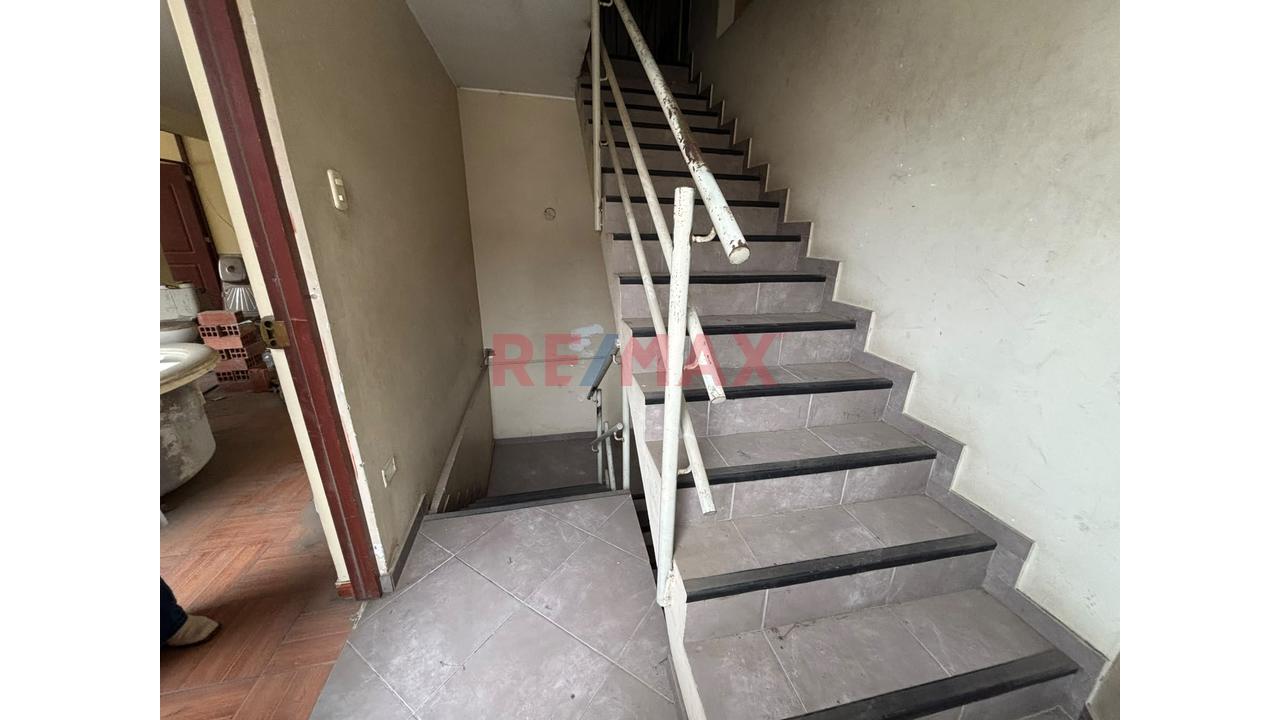 Edificio De 3 Pisos En Venta En San Juan De Lurigancho — foto 6