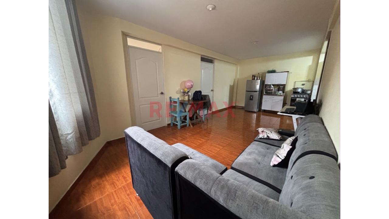 Edificio De 3 Pisos En Venta En San Juan De Lurigancho — foto 4