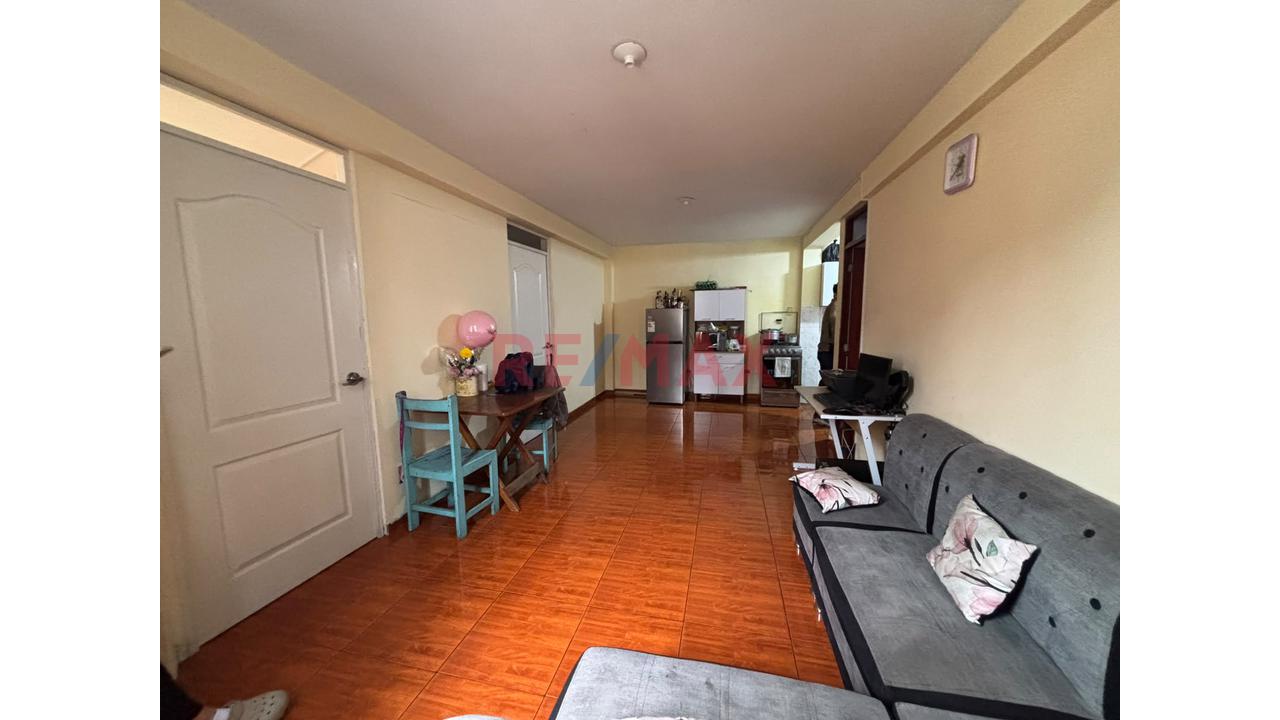 Edificio De 3 Pisos En Venta En San Juan De Lurigancho — foto 5