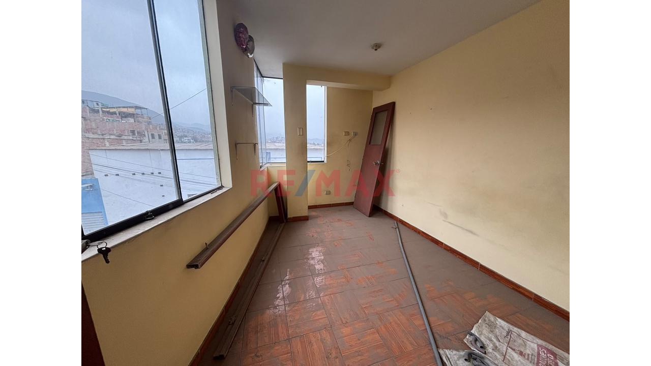 Edificio De 3 Pisos En Venta En San Juan De Lurigancho — foto 8