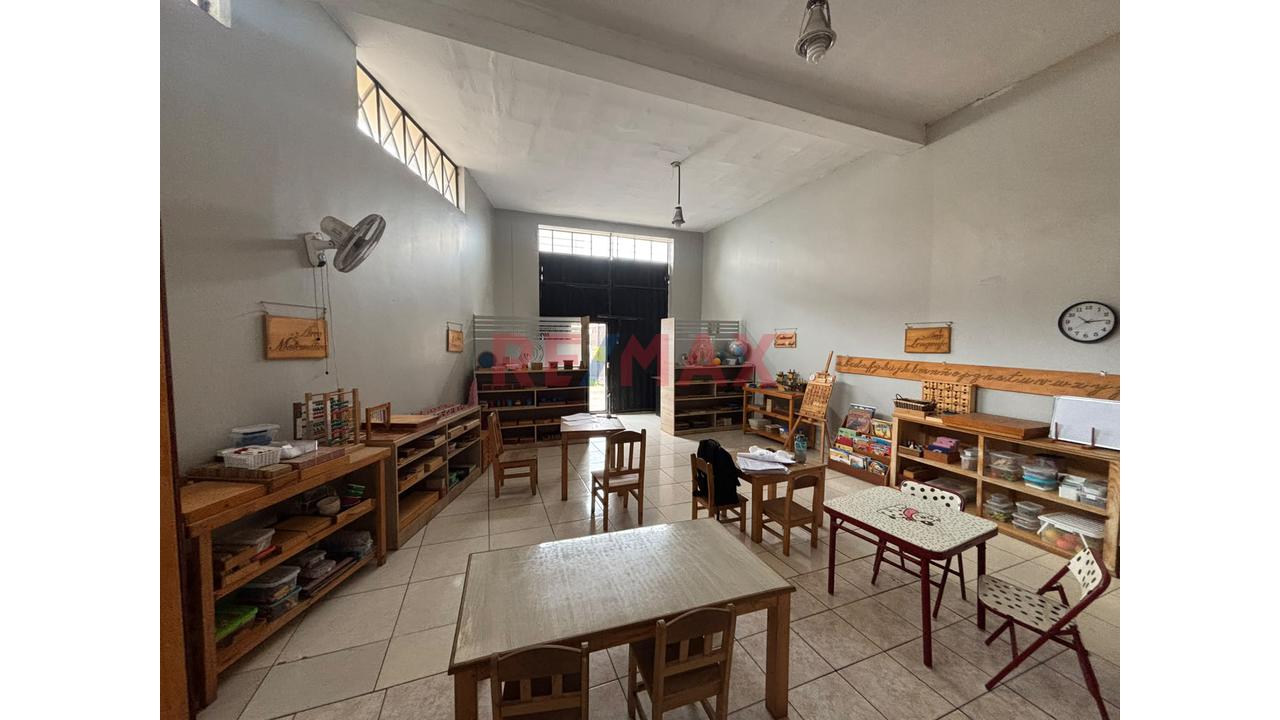 Edificio De 3 Pisos En Venta En San Juan De Lurigancho — foto 2
