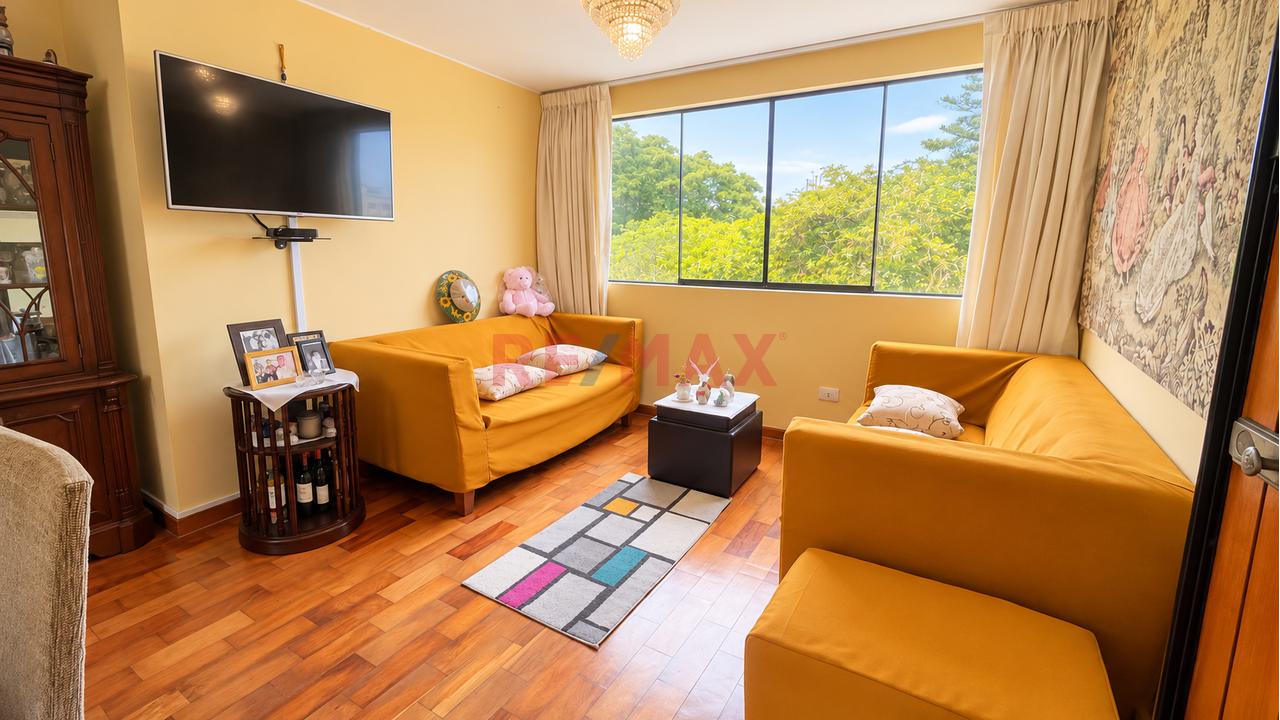 Venta De Departamento Frente A Parque En La Urb Los Cipreces - Lima — foto 4