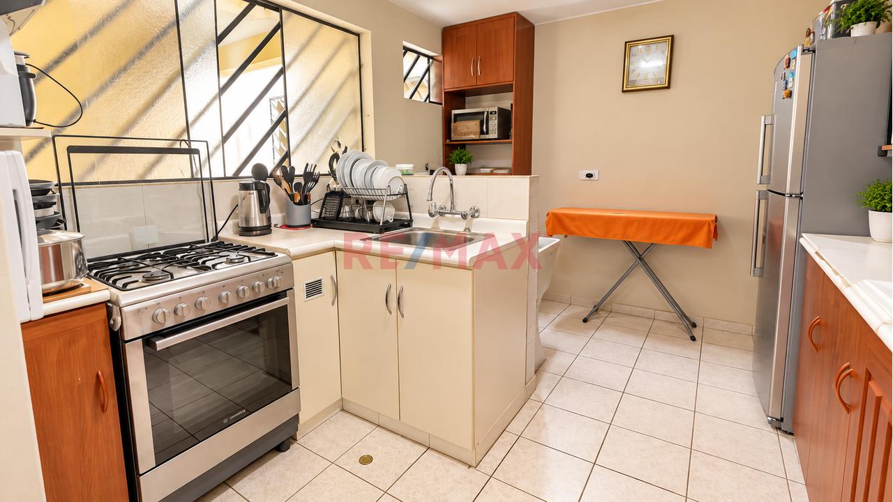 Venta De Departamento Frente A Parque En La Urb Los Cipreces - Lima — foto 7