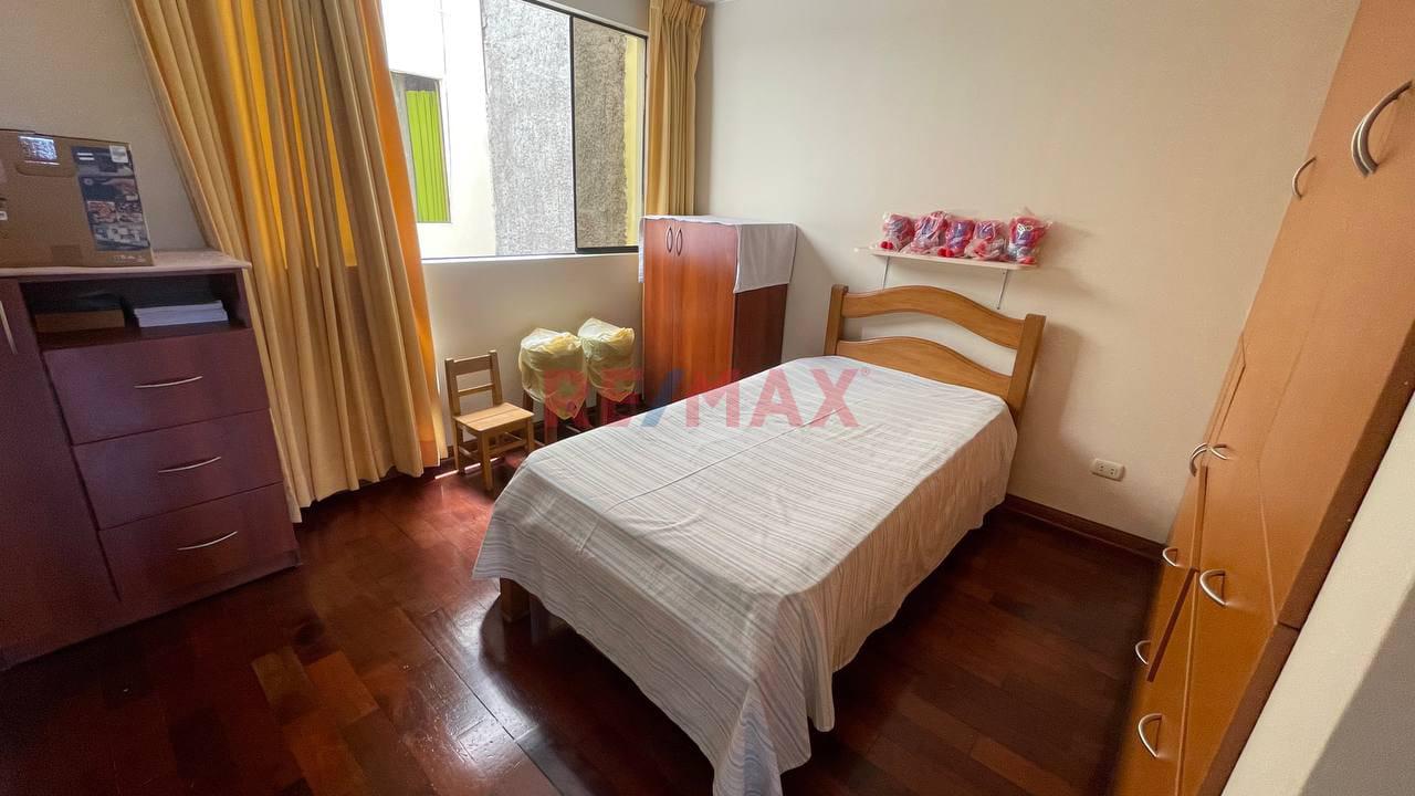 Venta De Departamento Frente A Parque En La Urb Los Cipreces - Lima — foto 3