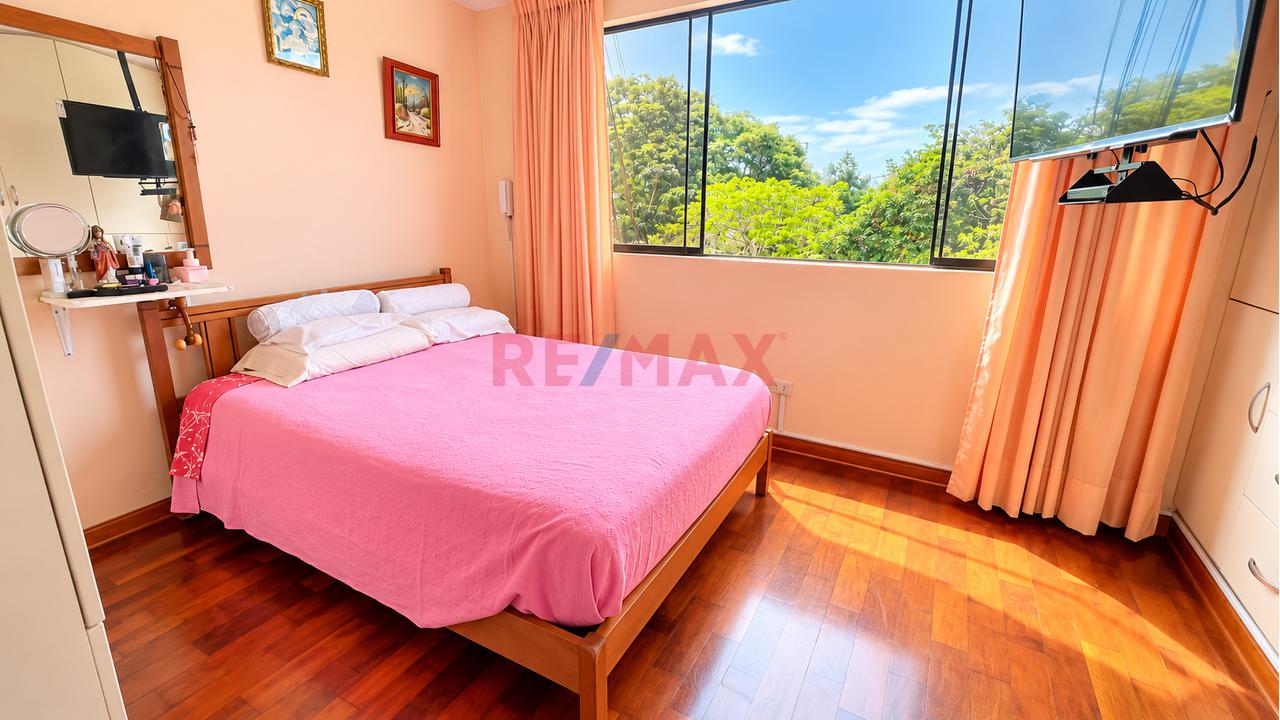 Venta De Departamento Frente A Parque En La Urb Los Cipreces - Lima — foto 8