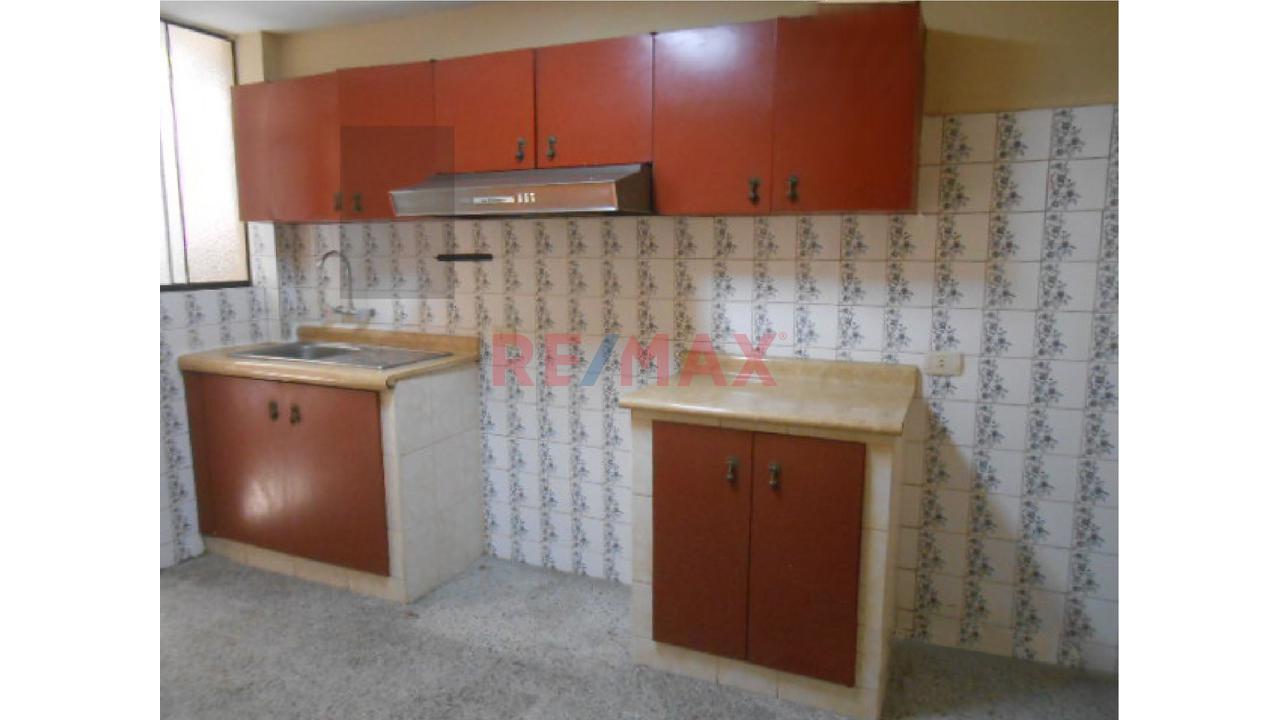 🏡 Alquiler De Primer Piso De 206 M² En Surco – Urb. Las Gardenias — foto 12
