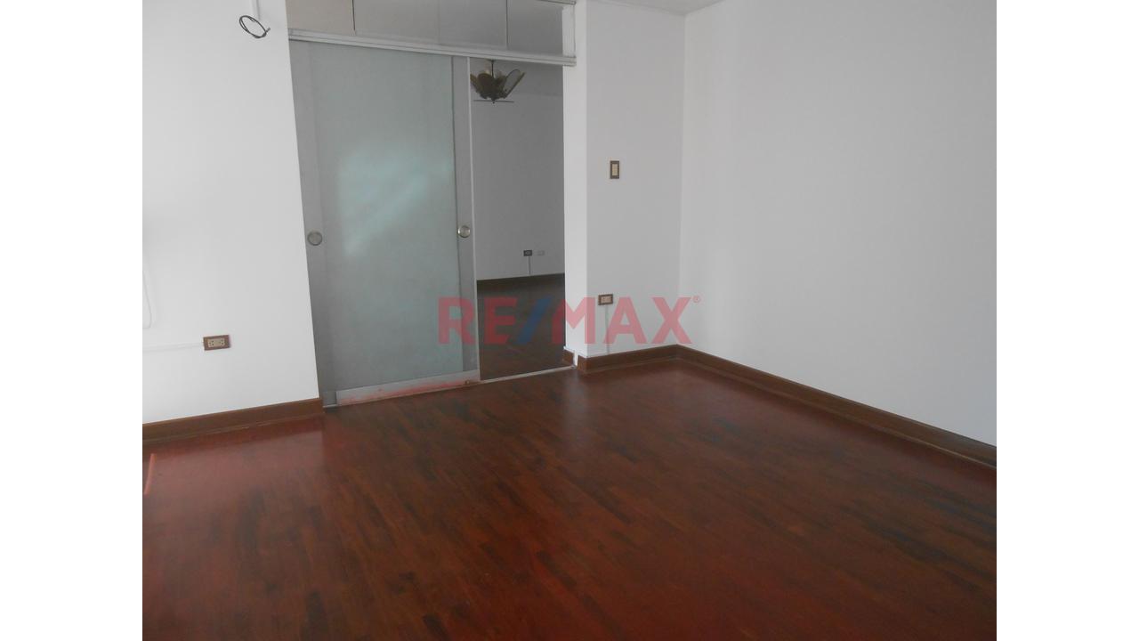 🏡 Alquiler De Primer Piso De 206 M² En Surco – Urb. Las Gardenias — foto 7