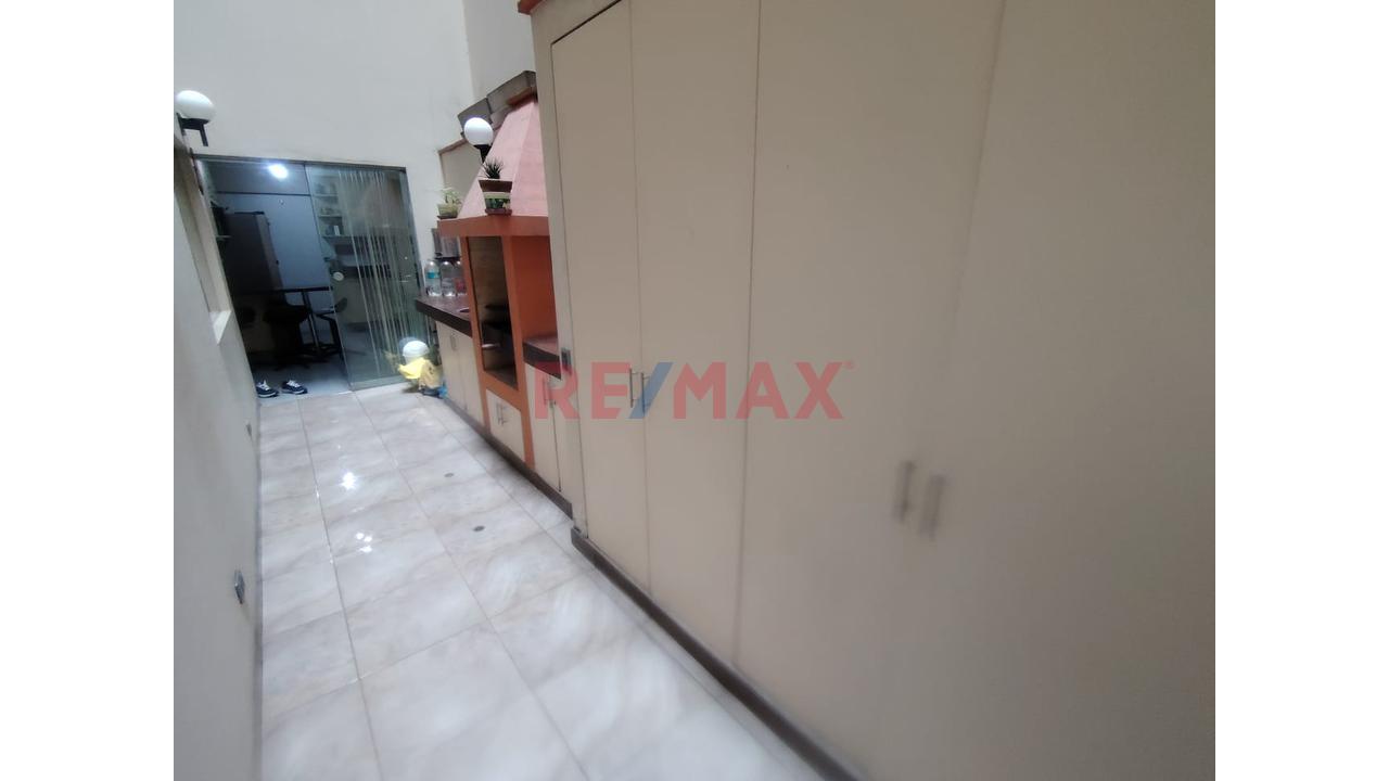 Vendo Exclusivo Departamento C/ Terraza, 2 Estacionamientos Y Deposito, San Borja — foto 9