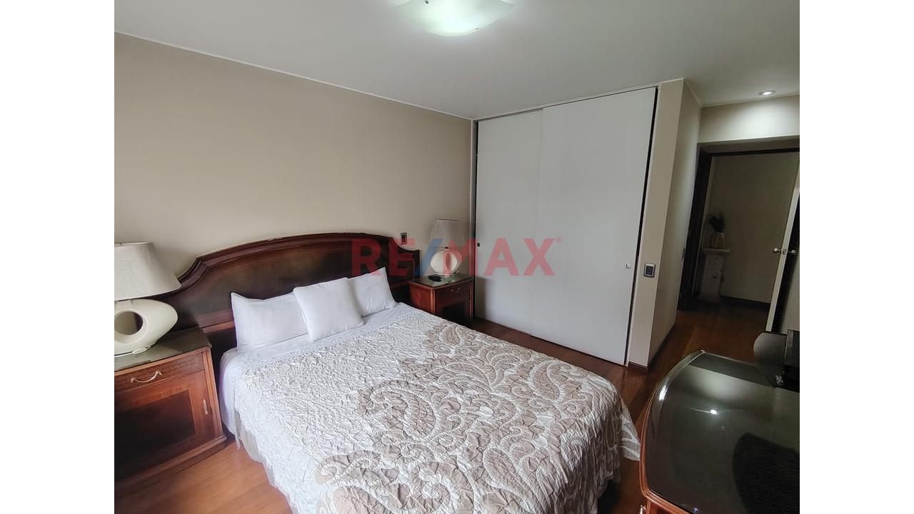 Vendo Exclusivo Departamento C/ Terraza, 2 Estacionamientos Y Deposito, San Borja — foto 12