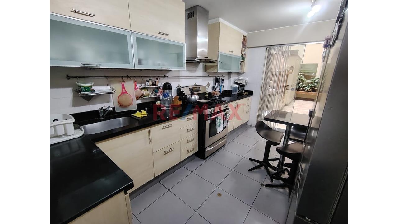 Vendo Exclusivo Departamento C/ Terraza, 2 Estacionamientos Y Deposito, San Borja — foto 6