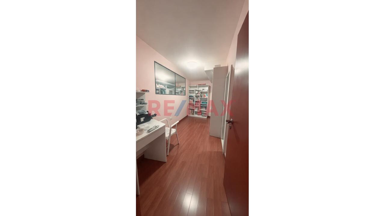 Casa de 6 dormitorios en San Martín de Porres, 240 m² — foto 3