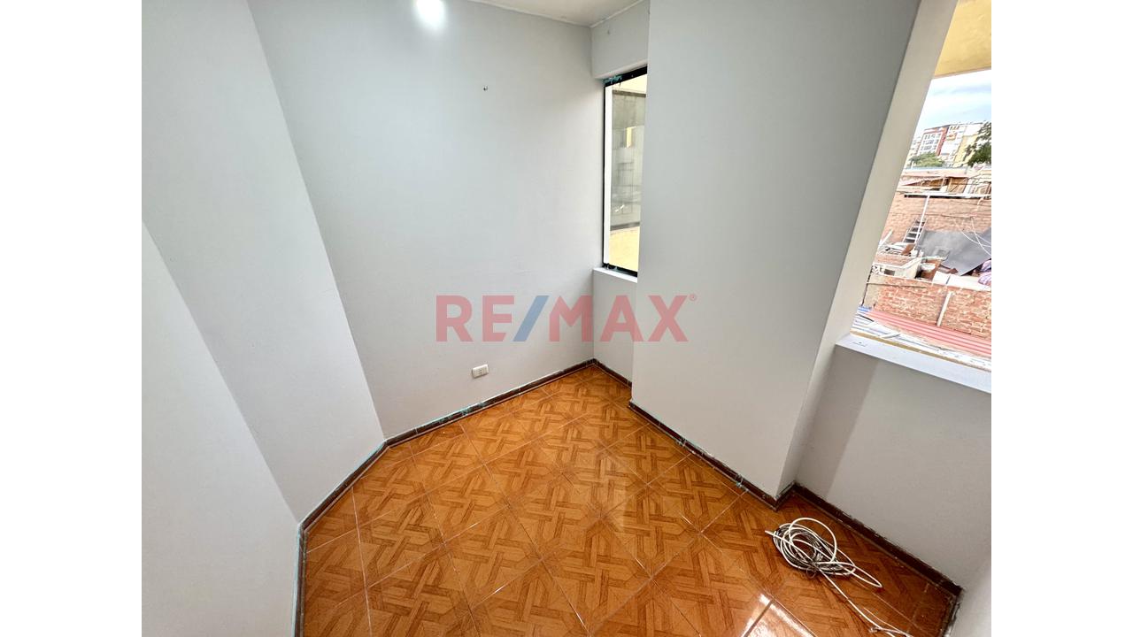 Departamento En Cuarto Piso, Excelente Ubicación, Jesús María — foto 13