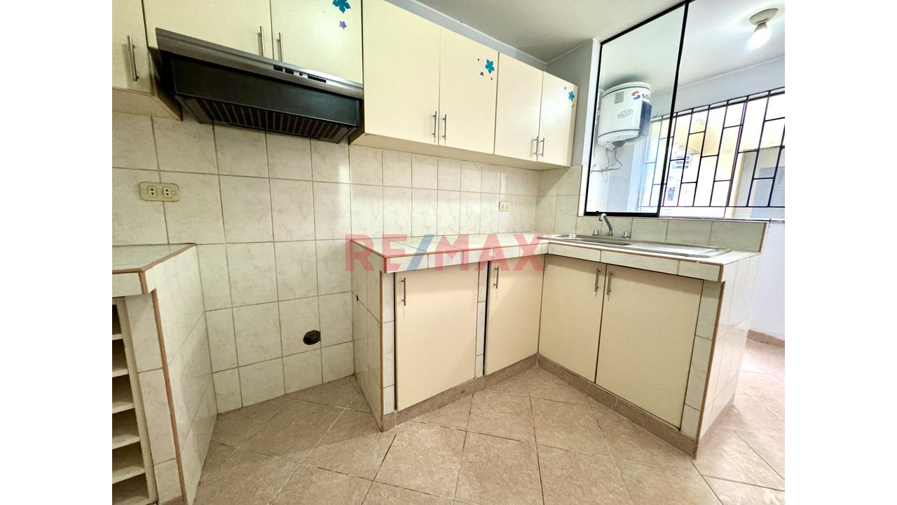 Departamento En Cuarto Piso, Excelente Ubicación, Jesús María — foto 4