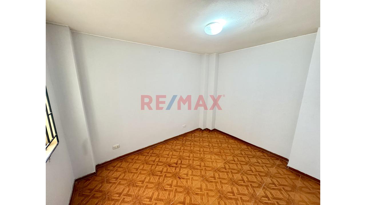 Departamento En Cuarto Piso, Excelente Ubicación, Jesús María — foto 8